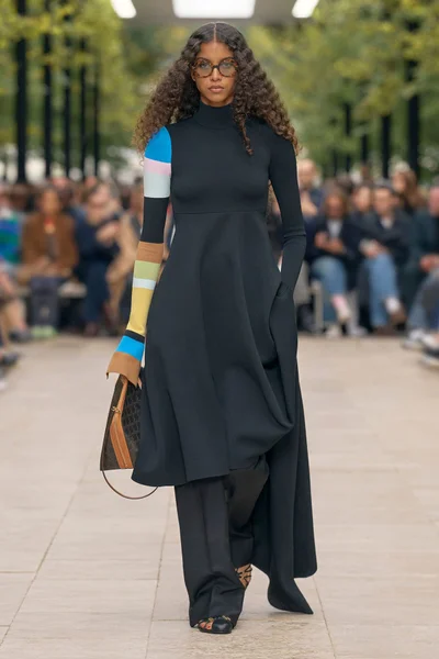 Look 24